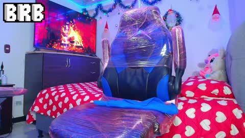 BRYAM INDEPENDENT MODEL online show from December 7, 2024, 4:42 am