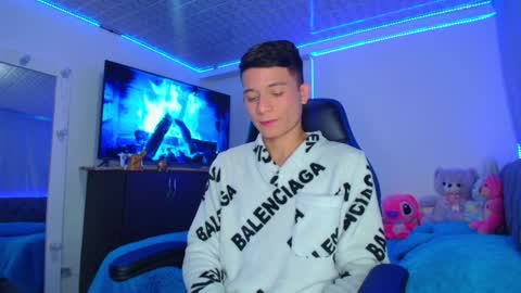 BRYAM INDEPENDENT MODEL online show from January 24, 2025, 1:13 am