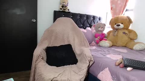 hot online show from February 1, 2025, 5:37 pm