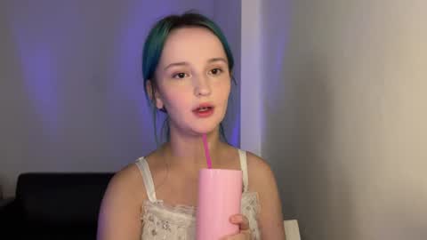 bubble_b00 online show from January 6, 2025, 12:35 pm