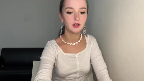 bubble_b00 online show from March 2, 2025, 10:35 am