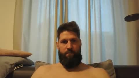 bubblebee1982 online show from December 17, 2024, 2:44 pm