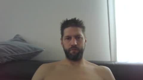 bubblebee1982 online show from October 10, 2025, 9:41 am