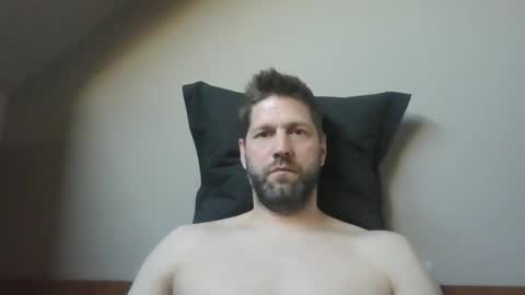 bubblebee1982 online show from April 23, 2026, 3:47 pm