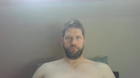 bubblebee1982 online show from April 25, 2026, 8:06 am