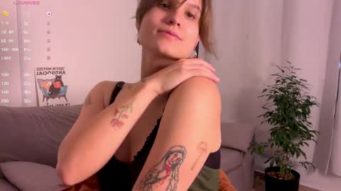 Mira  online show from June 1, 2026, 7:26 pm