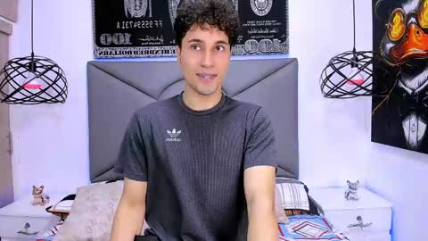 Snapshot of buddy_whitte chatting on May 6, 2026, 6:35 pm Buddy Whitte online show from May 6, 2026, 6:35 pm