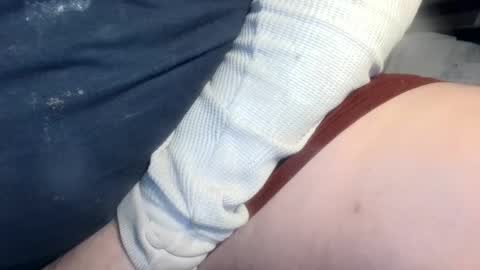 Snapshot of buddyluvzumore chatting on December 10, 2024, 6:17 pm buddyluvzumore online show from December 10, 2024, 6:17 pm