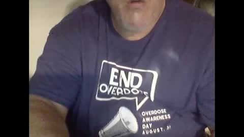 Snapshot of buddyluvzumore chatting on January 14, 2025, 4:47 am buddyluvzumore online show from January 14, 2025, 4:47 am