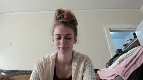 Snapshot of buffybarloe chatting on December 14, 2024, 5:58 pm Buffy online show from December 14, 2024, 5:58 pm