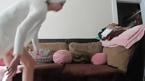 Snapshot of buffybarloe chatting on December 16, 2024, 6:16 pm Buffy online show from December 16, 2024, 6:16 pm