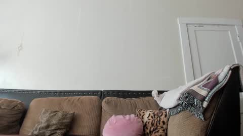 Snapshot of buffybarloe chatting on February 22, 2025, 5:46 pm Buffy online show from February 22, 2025, 5:46 pm