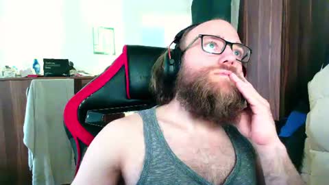 Snapshot of buhalteris chatting on June 17, 2026, 6:16 am Lukas online show from June 17, 2026, 6:16 am
