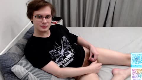 Snapshot of bulkazziz chatting on January 19, 2025, 4:01 am Chris online show from January 19, 2025, 4:01 am