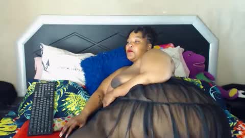 Snapshot of bulkyyass4u chatting on September 18, 2025, 12:01 am bulkyyass4u online show from September 18, 2025, 12:01 am