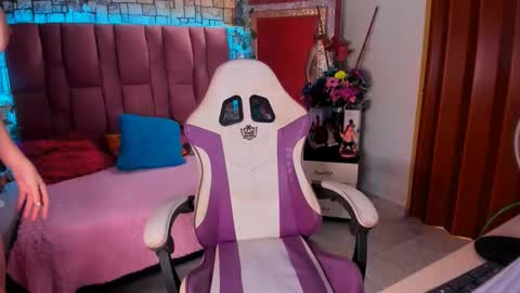 Snapshot of bulmasweetyose chatting on February 24, 2025, 11:09 pm bulmasweetyose mommy submissive control milf lovense online show from February 24, 2025, 11:09 pm