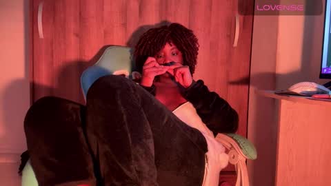 Isa online show from October 27, 2025, 2:32 pm