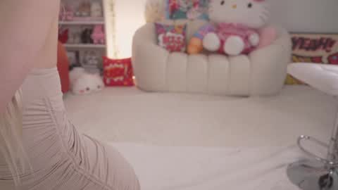 Stella online show from January 4, 2025, 10:34 pm