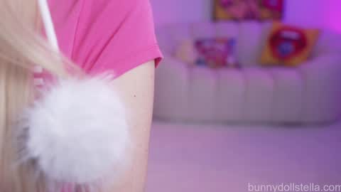 Stella online show from October 5, 2025, 11:46 pm