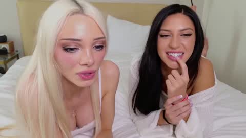 Snapshot of bunnydollstella chatting on January 18, 2026, 8:01 pm Stella online show from January 18, 2026, 8:01 pm