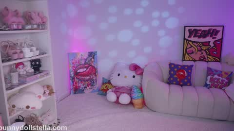 Stella online show from April 1, 2026, 10:40 pm