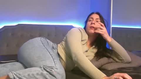 bunnyela online show from February 1, 2026, 6:06 pm