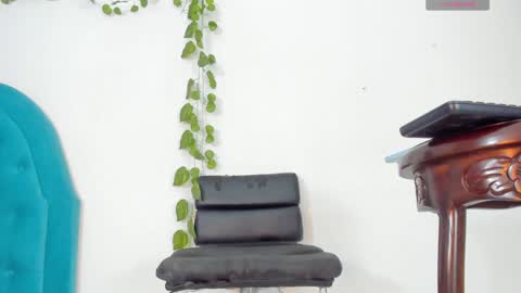 Angela Santini online show from December 13, 2024, 6:10 am