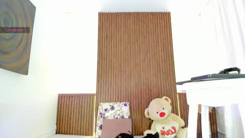 Angela Santini online show from September 21, 2025, 6:15 am