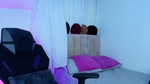 katerine payne online show from July 29, 2026, 2:53 am