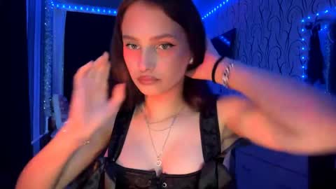 Bella online show from May 29, 2026, 11:08 am