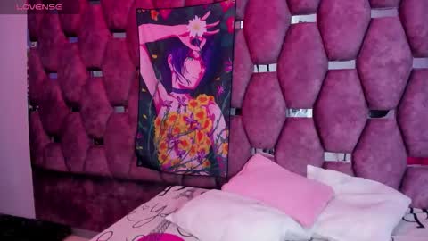 burbuja pink  online show from May 26, 2026, 3:35 am