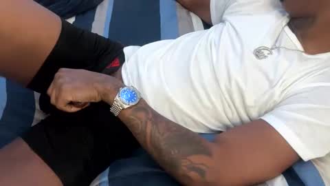 Snapshot of burgerboy06 chatting on February 19, 2025, 1:17 pm burgerboy06 online show from February 19, 2025, 1:17 pm