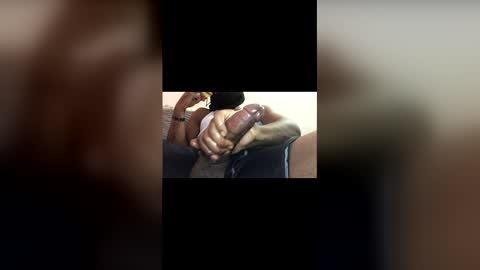 Snapshot of burgerboy06 chatting on December 17, 2025, 7:14 am burgerboy06 online show from December 17, 2025, 7:14 am