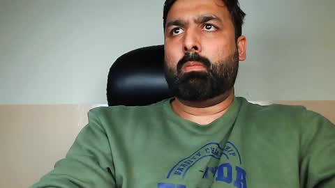 Snapshot of burlymonster chatting on February 11, 2025, 1:51 pm Hairy Arabian online show from February 11, 2025, 1:51 pm