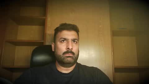 Snapshot of burlymonster chatting on November 4, 2025, 4:11 am Hairy Arabian online show from November 4, 2025, 4:11 am