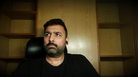 Snapshot of burlymonster chatting on November 12, 2025, 5:52 am Hairy Arabian online show from November 12, 2025, 5:52 am