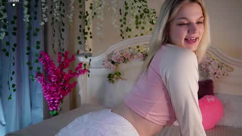 Snapshot of burnletitallburn chatting on October 16, 2025, 3:24 pm Jessica online show from October 16, 2025, 3:24 pm