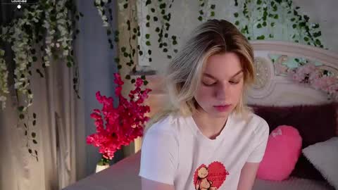 Snapshot of burnletitallburn chatting on October 20, 2025, 2:06 pm Jessica online show from October 20, 2025, 2:06 pm