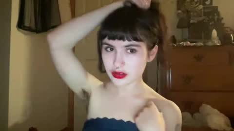 Snapshot of bushbabe3008 chatting on March 11, 2026, 5:02 am esme gray online show from March 11, 2026, 5:02 am