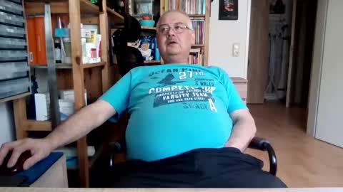 Snapshot of busibaer666 chatting on April 26, 2026, 3:53 pm busi online show from April 26, 2026, 3:53 pm