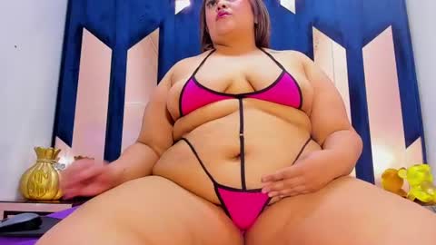 busty juicyy online show from July 18, 2026, 4:33 pm