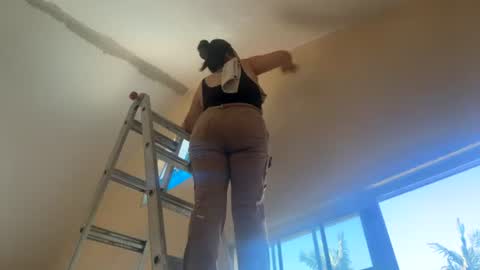 bustybuilder online show from July 22, 2026, 5:05 pm