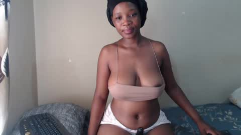 Snapshot of bustybunny_ chatting on July 24, 2026, 9:18 am bustybunny_ online show from July 24, 2026, 9:18 am