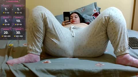 Snapshot of bustyemma chatting on February 20, 2025, 1:40 pm Emma online show from February 20, 2025, 1:40 pm