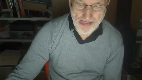 Snapshot of buttlover1111 chatting on October 9, 2025, 7:56 pm Buttlover2233 online show from October 9, 2025, 7:56 pm