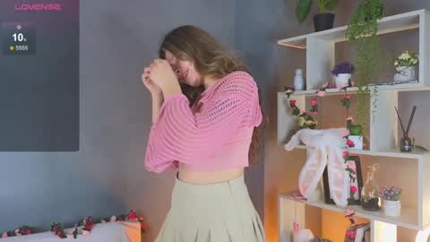 Kira online show from January 4, 2025, 1:42 pm