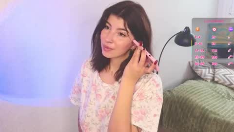 Kira online show from November 15, 2025, 6:33 am