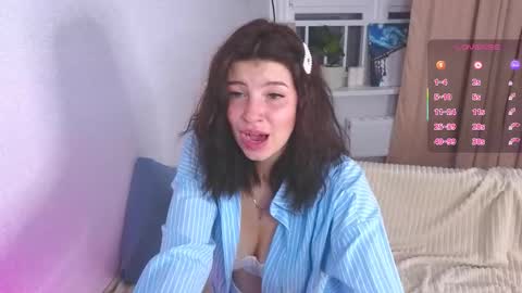 Kira online show from November 30, 2025, 2:54 pm