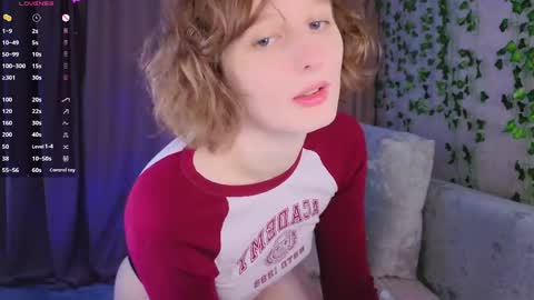 Snapshot of c0ralynx chatting on May 8, 2026, 9:42 pm C0ralynx online show from May 8, 2026, 9:42 pm