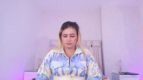 Snapshot of c_fox_ chatting on May 28, 2026, 3:04 am Carolina online show from May 28, 2026, 3:04 am